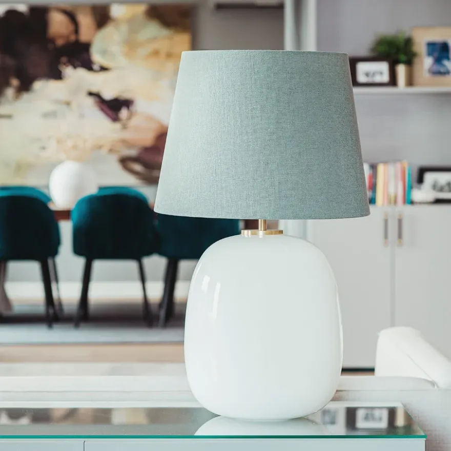 Austra Bordlampe Hvit 35*30 Hvit skjerm