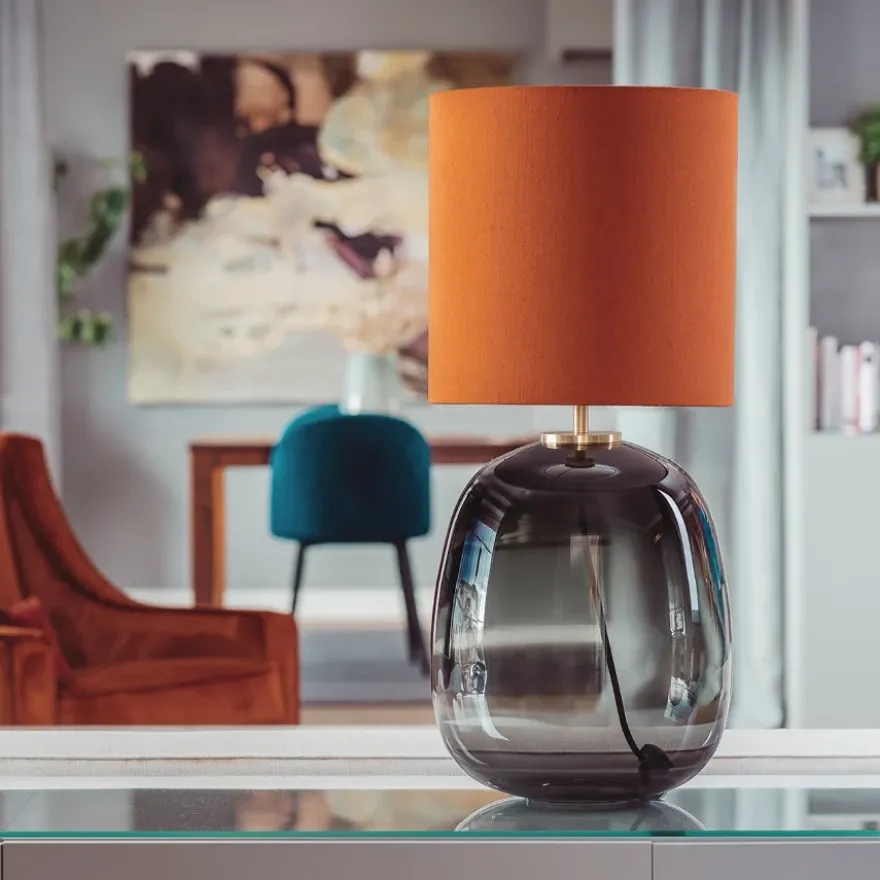 Austra Bordlampe Hvit 35*30 Sort skjerm
