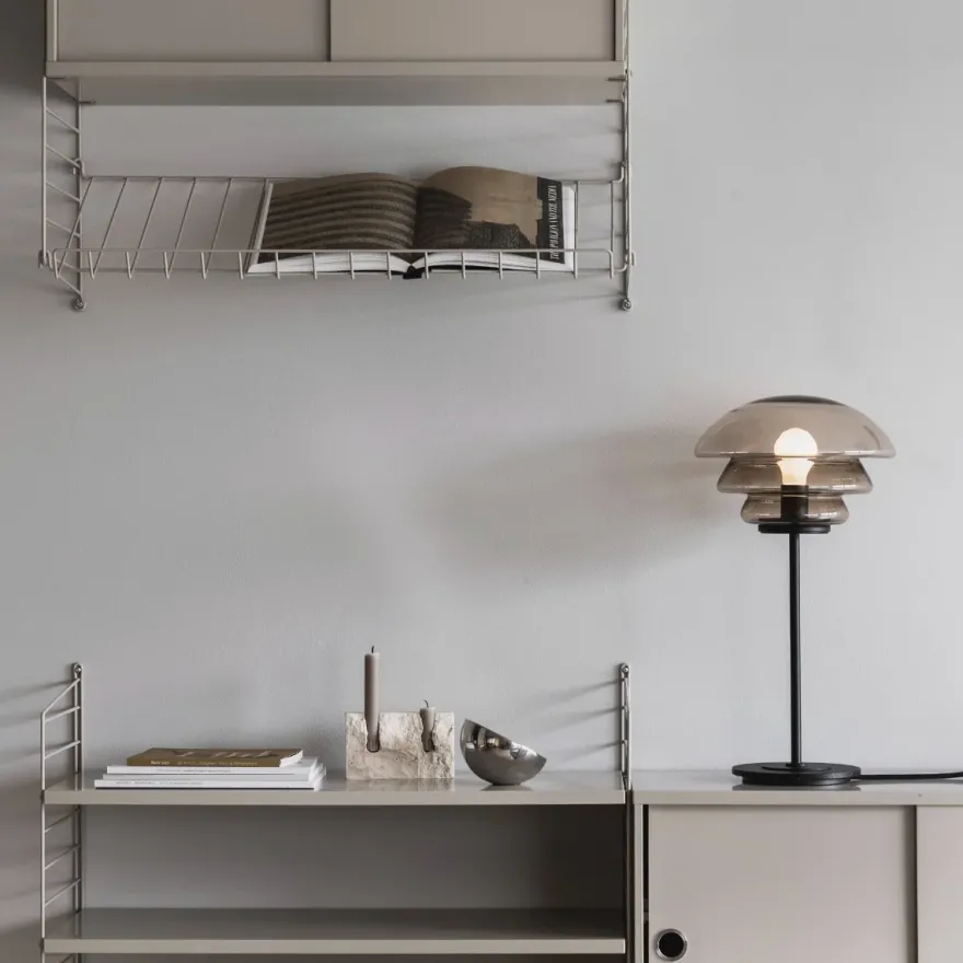 BORDLAMPE 4006 KAKAO MED SORT METALLFOT