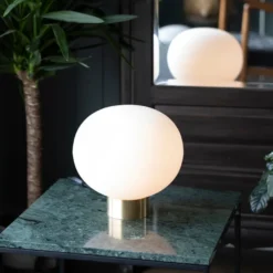 BORDLAMPE 4169 SMALL HVIT M. SORT SOKKEL