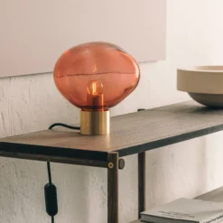 CRYSTAL STONE BORDLAMPE MORGENRØD