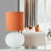 SENJA BORDLAMPE HVIT M. MESSING ARMATUR, HVIT 30*30 SKJERM