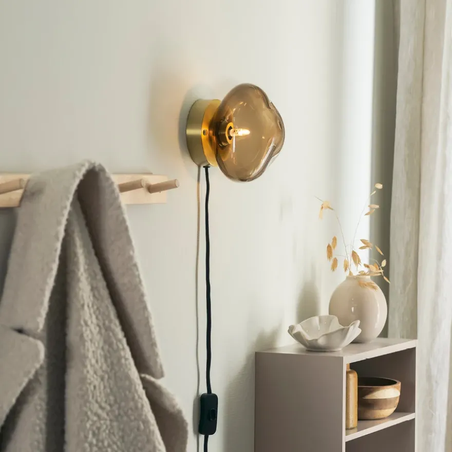 VEGGLAMPE KAKAO MED UTVENDIG MESSING OPPHENG